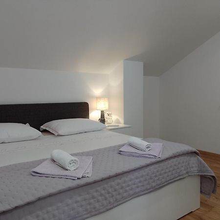 Apartments Mirna Korčula Екстериор снимка